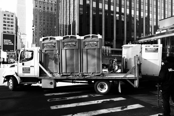 Portable Toilet Options We Offer in Worth, IL
